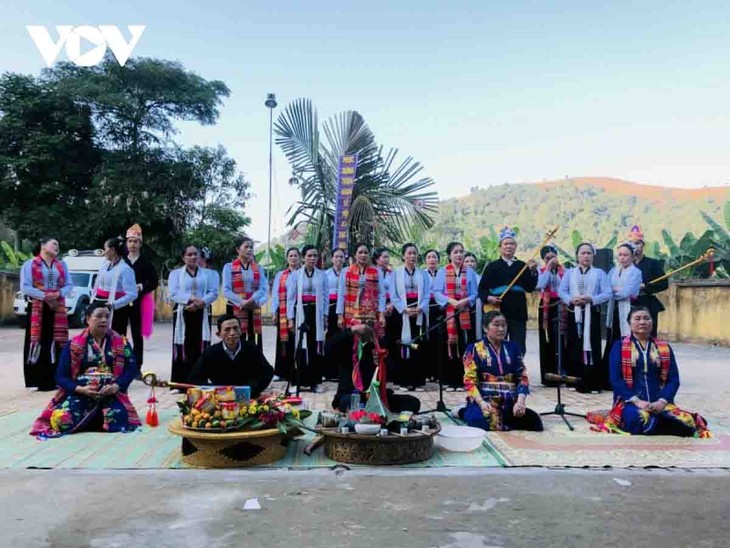 Kin pang, el ritual de agradecimiento de la etnia Khang - ảnh 1