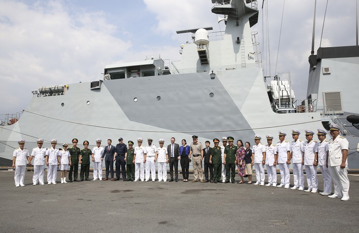 El HMS Spey de la Marina Real británica ancla en Ciudad de Ho Chi Minh - ảnh 1