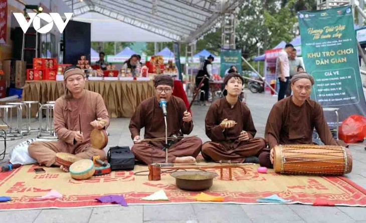 El canto “Xam” anima los días primaverales en Hai Phong - ảnh 1