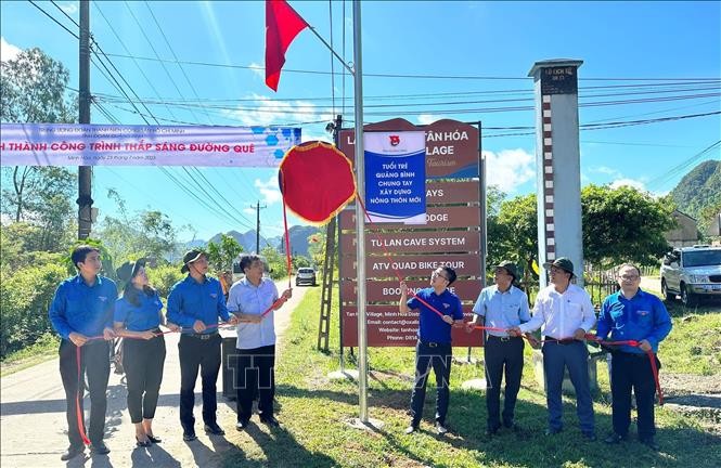 Jóvenes voluntarios se unen a la construcción de la nueva ruralidad y por un domingo verde  - ảnh 1