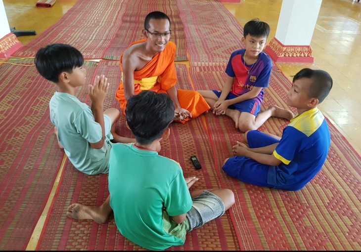 Pagodas en Soc Trang conservan el idioma y la escritura jemeres - ảnh 2