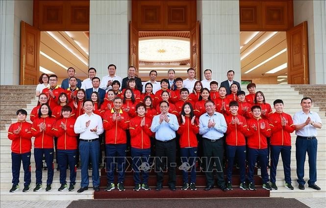 Más atención para el desarrollo del fútbol femenino, afirma el Primer Ministro - ảnh 1