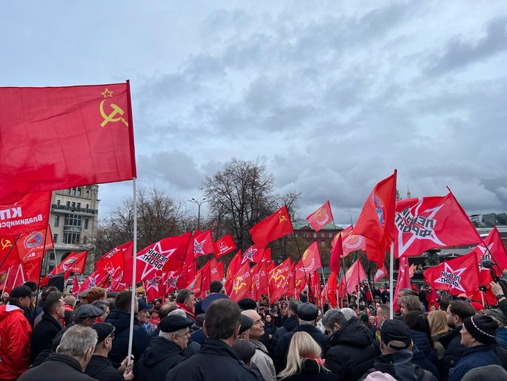 Conmemoran en Rusia 106.° aniversario de la Revolución de Octubre - ảnh 1