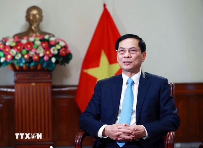 Visita de Estado del presidente To Lam crea nuevo impulso a la amistad tradicional de Vietnam con Laos y Camboya - ảnh 1