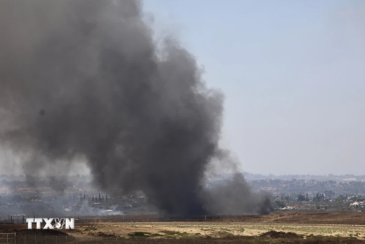 Conflicto Hamás-Israel: Más de 70 muertos por ataque aéreo en el sur de Gaza - ảnh 1