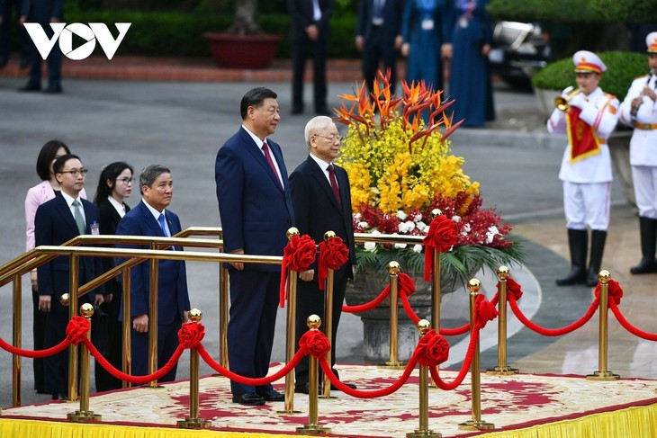 El secretario general Nguyen Phu Trong ante los ojos de diplomáticos - ảnh 3