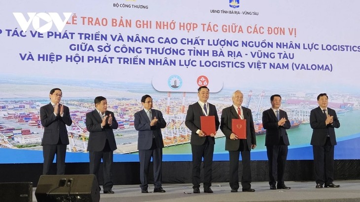 Vietnam determinado a desarrollar la logística a nivel mundial - ảnh 1