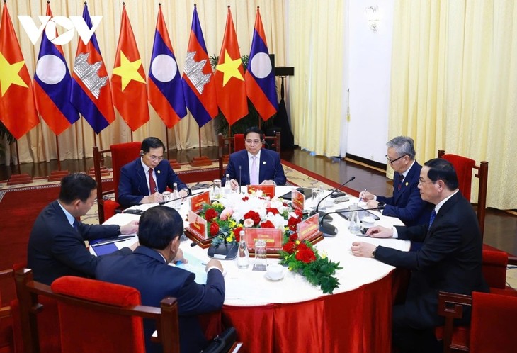 Se reúnen los Primeros Ministros de Vietnam, Laos y Camboya en Ciudad Ho Chi Minh - ảnh 1