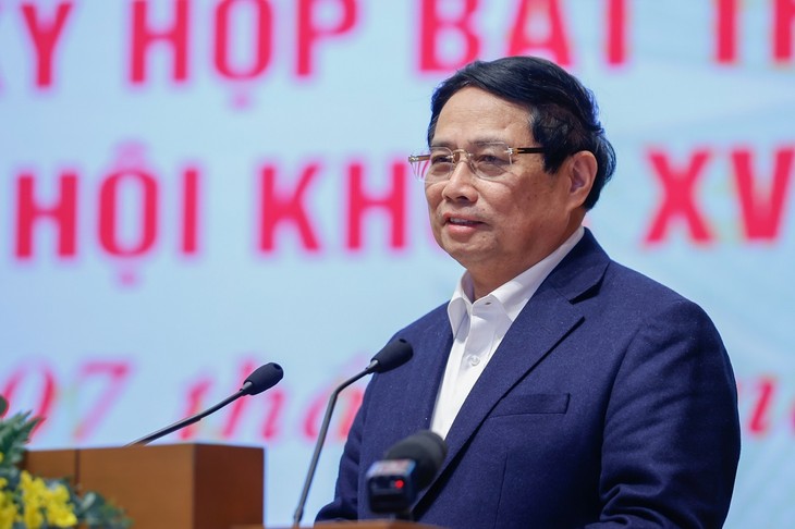 El Primer Ministro de Vietnam aboga por una estrecha vinculación entre la elaboración y la aplicación de las leyes - ảnh 1