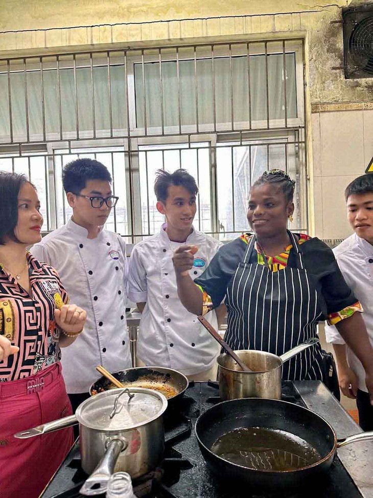 “El sabor del Pacífico: de Colombia a Vietnam” acerca culturas a través de la gastronomía - ảnh 6