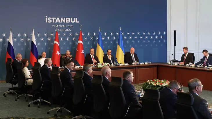 Rusia y Ucrania intercambian propuestas para cesar el conflicto - ảnh 1