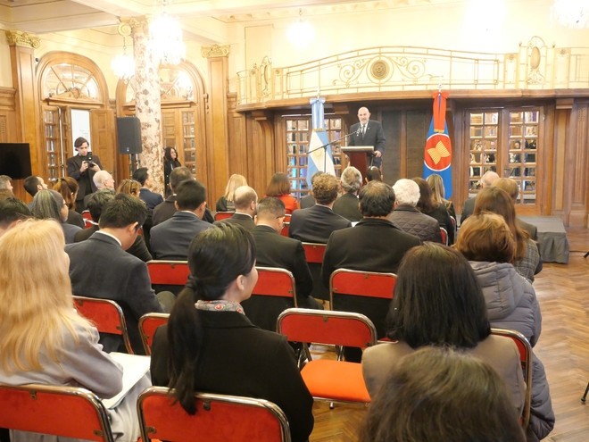 Vietnam impulsa cooperación parlamentaria entre ASEAN y Argentina - ảnh 2