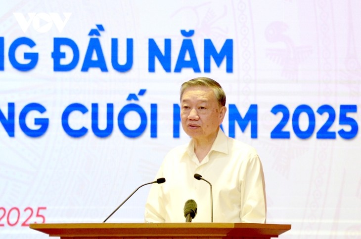 Transformación digital: puente vital entre provincia y comuna en nuevo modelo administrativo en Vietnam - ảnh 2