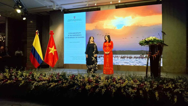 Colombia celebra 215.º aniversario de Independencia y reafirma amistad con Vietnam - ảnh 2