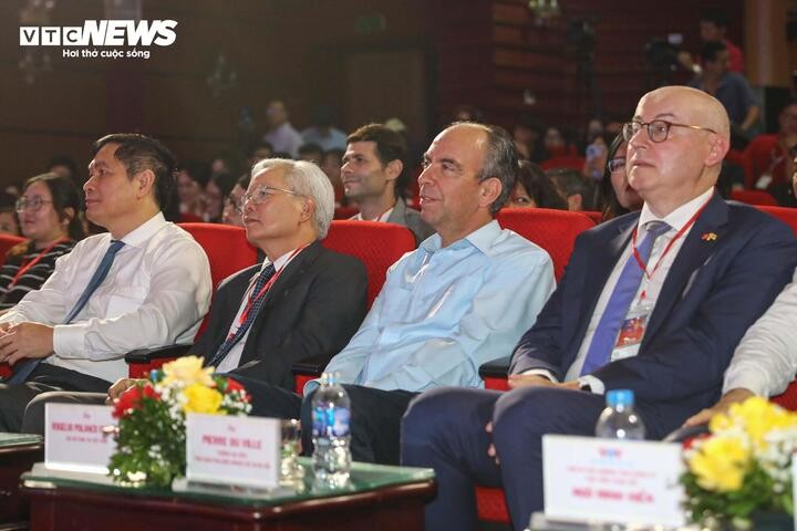 El Embajador de Cuba en Vietnam resalta el valor del proyecto de realidad virtual “Regreso al momento sagrado” - ảnh 2