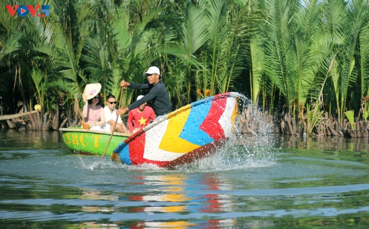 Bosque de cocoteros de Bay Mau: “Un pequeño Mekong” en pleno corazón de Hoi An - ảnh 14