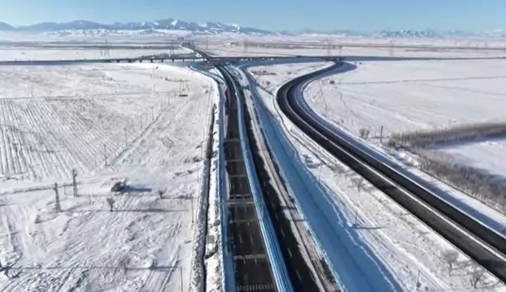 China pone en servicio el túnel de autopista más largo del mundo  - ảnh 1