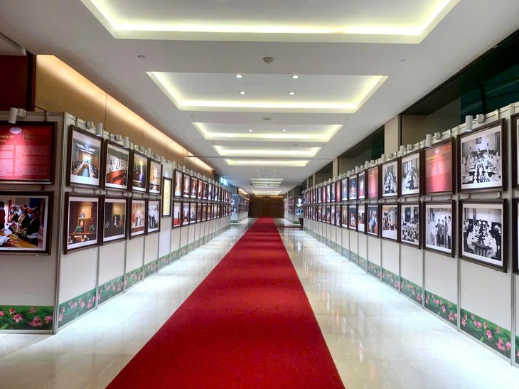 Exposición “80 años de la Asamblea Nacional de Vietnam al servicio de la nación” - ảnh 1