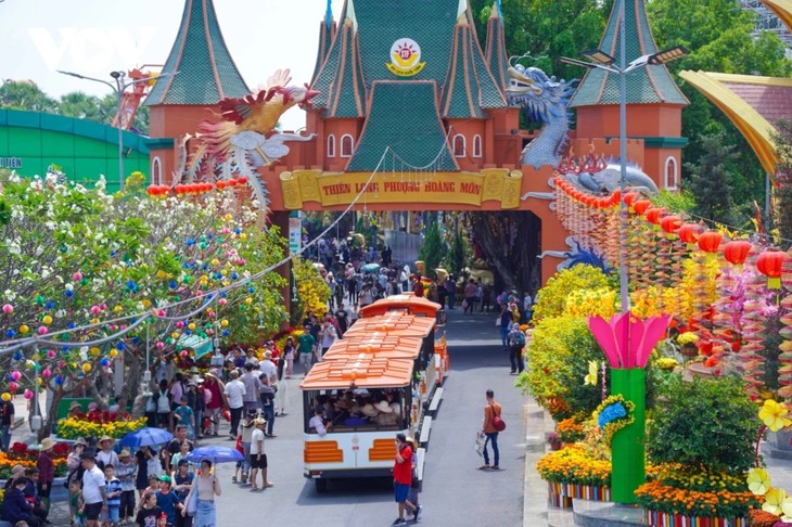 Vietnam recibe a 14 millones de turistas durante las vacaciones del Tet 2026 - ảnh 1