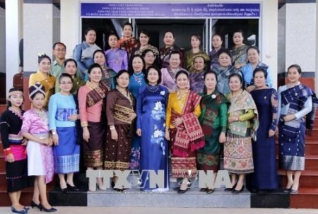 Vicepresidenta vietnamita recibe al presidente de la Asociación de Amistad Laos-Vietnam  - ảnh 1