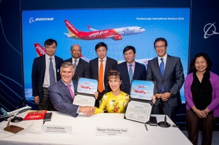 Vietjet firma grandes contratos con gigantes corporaciones aeroespaciales - ảnh 1