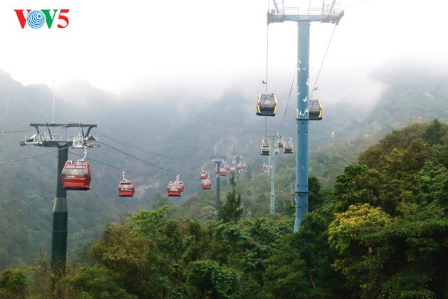 Huella del Rey-Buda Tran Nhan Tong en la montaña sagrada Yen Tu - ảnh 9