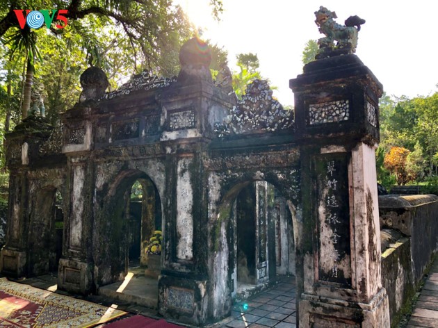 La mística belleza de la pagoda Tu Hieu, en la ciudad de Hue - ảnh 4