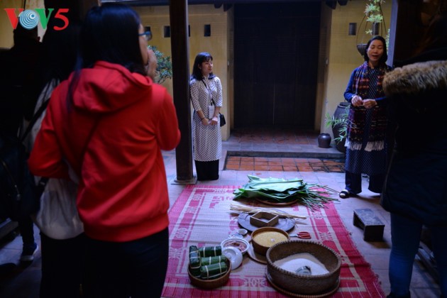 Ambiente del Tet vietnamita en ojos de jóvenes foráneos - ảnh 13