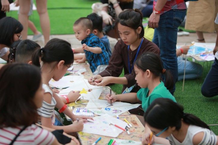 Programa infantil de verano en el Templo de la Literatura  - ảnh 7