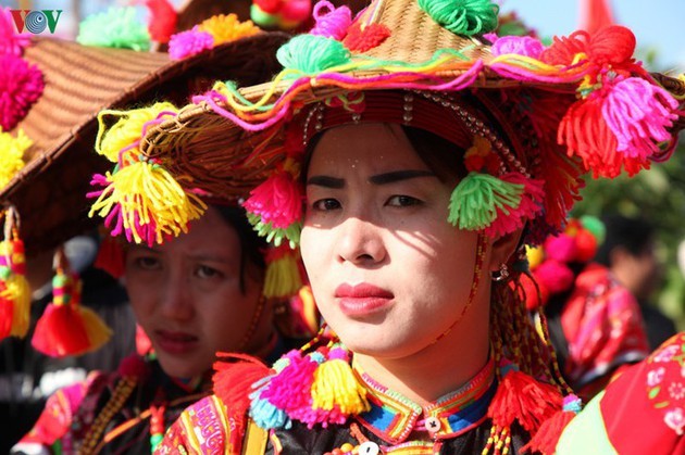 Festival de lanzamiento de pelota de tela en el norte de Vietnam - ảnh 9