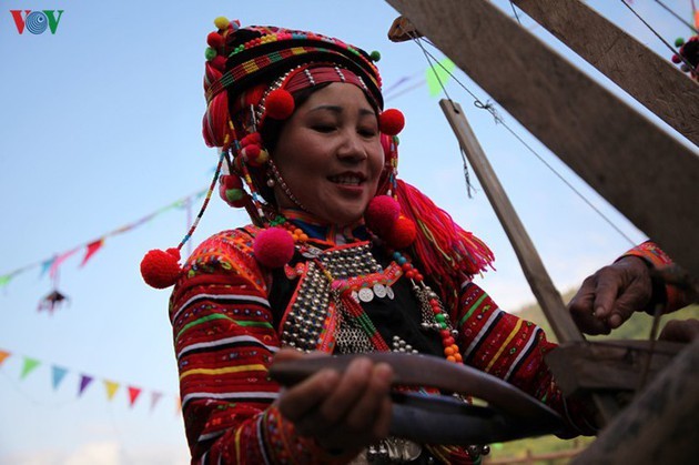 Festival de lanzamiento de pelota de tela en el norte de Vietnam - ảnh 14