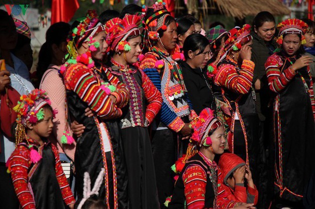 Festival de lanzamiento de pelota de tela en el norte de Vietnam - ảnh 2