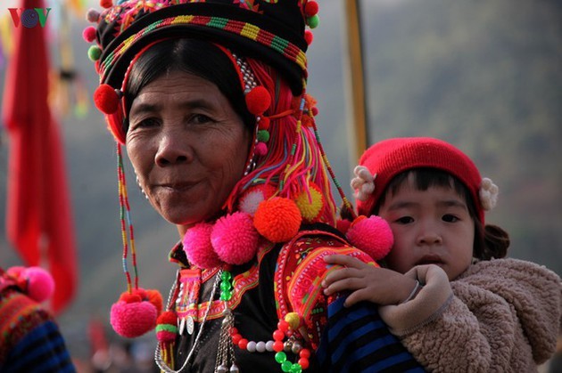 Festival de lanzamiento de pelota de tela en el norte de Vietnam - ảnh 4