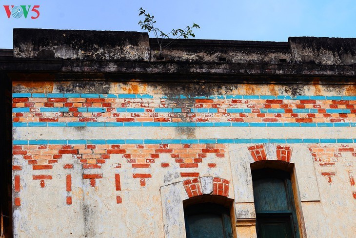 La belleza de la antigua villa de la estación de transmisión de Bach Mai - ảnh 7