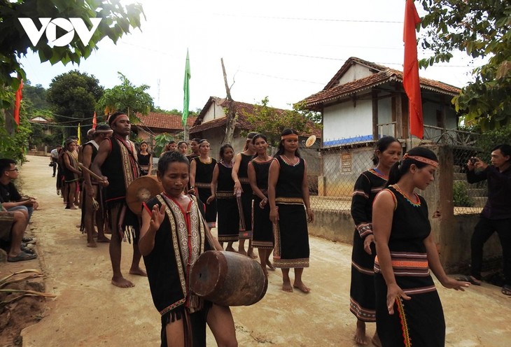 Preservan el valor del espacio cultural Gong de las Tierras Altas Centrales de Vietnam - ảnh 1