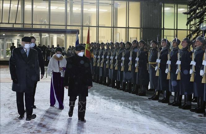 Presidente de Vietnam finaliza con éxito su visita a Rusia - ảnh 1