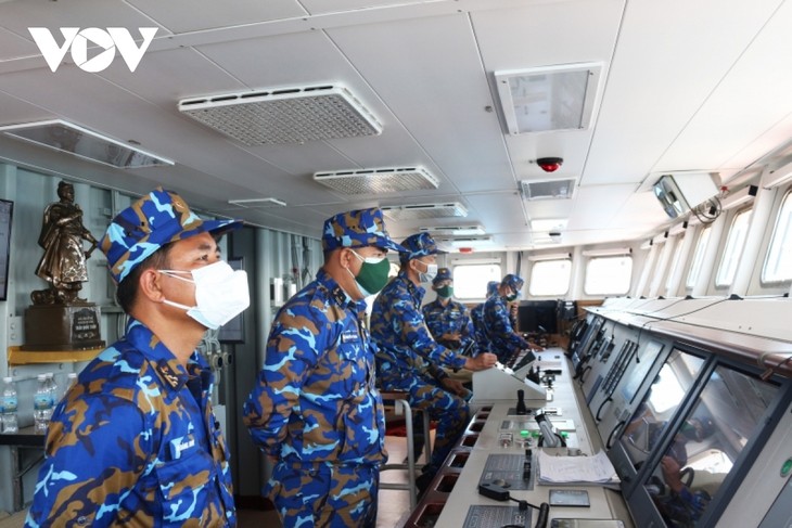 Maniobra marítima conjunta entre Vietnam y Francia  - ảnh 1