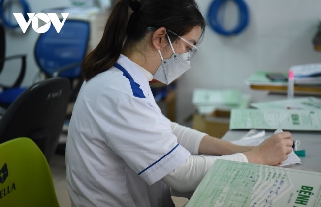 Cerca de 40 000 nuevos casos de covid-19 en Vietnam este lunes - ảnh 1