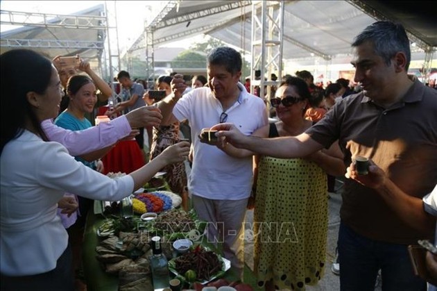 Festival del Medio Otoño en Tuyen Quang - ảnh 10