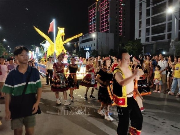 Festival del Medio Otoño en Tuyen Quang - ảnh 7