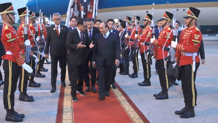 Presidente de Vietnam inicia visita de Estado a Indonesia - ảnh 1