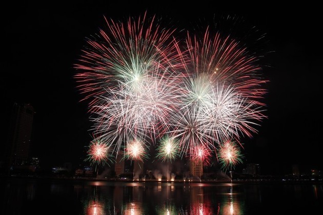 Festival de fuegos artificiales de Da Nang vuelve en junio tras pausa de 3 años - ảnh 4