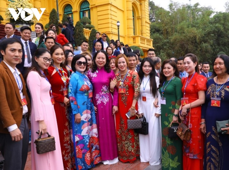 Las pequeñas y medianas empresas deben abanderar el frente económico, afirma la vicepresidenta de Vietnam - ảnh 1