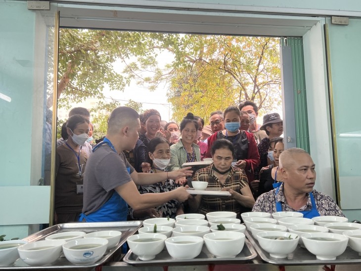 Restaurante “Sonrisa de Shinbi” trae alegría a pacientes de cáncer - ảnh 2