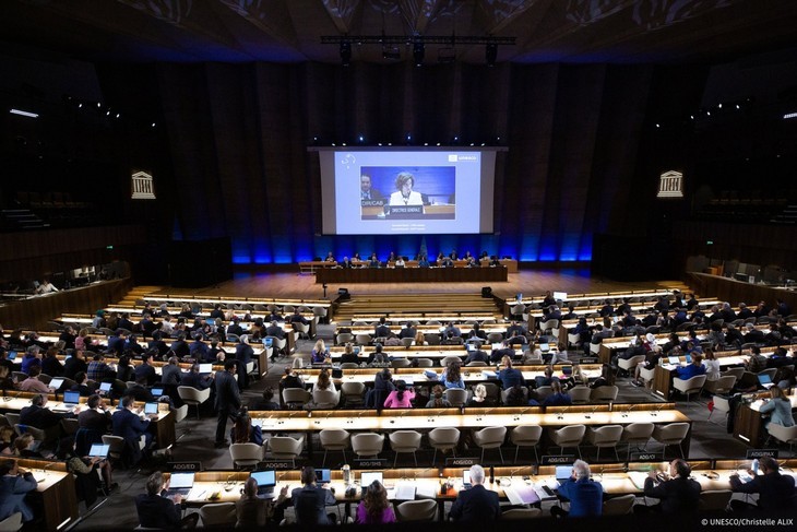 Vietnam asiste a la 216ª reunión del Consejo Ejecutivo de la UNESCO - ảnh 1