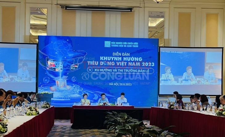 Celebran foro sobre las tendencias de los consumidores vietnamitas - ảnh 1