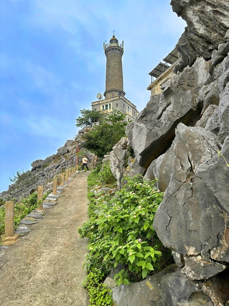 Faro de Long Chau: una luz brillante y constante - ảnh 3