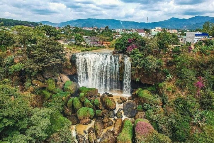 Lugares ideales de norte a sur para visitar durante el festejo del Día Nacional - ảnh 14