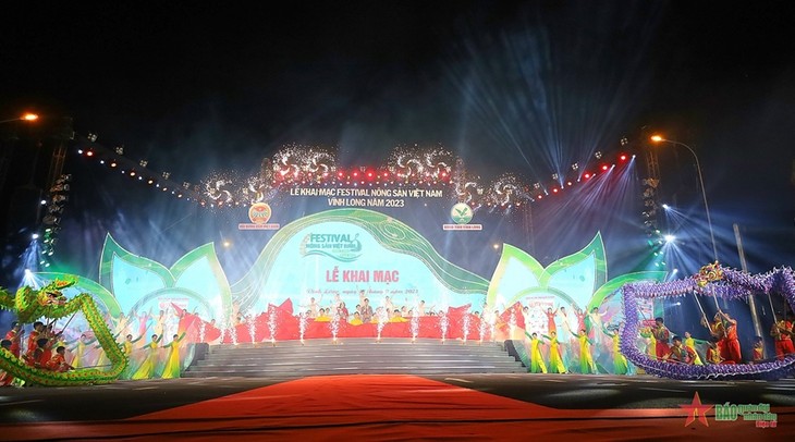 Inauguran Festival de Productos Agrícolas de Vietnam - Vinh Long 2023 - ảnh 1