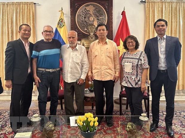 Encuentro en honor a guerrilleros venezolanos participantes en Operación Nguyen Van Troi - ảnh 1